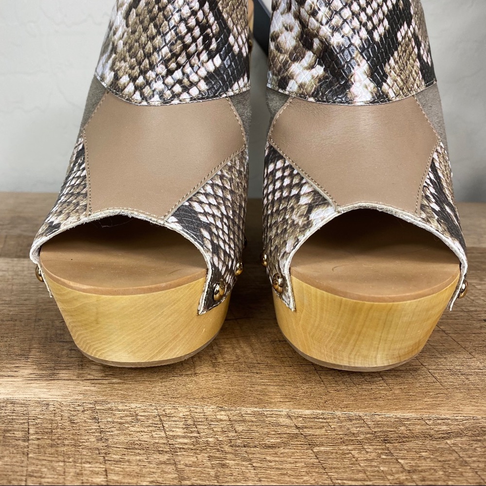 SOLD Shellys London Platform Snakeskin Heel - Picture 5 of 8